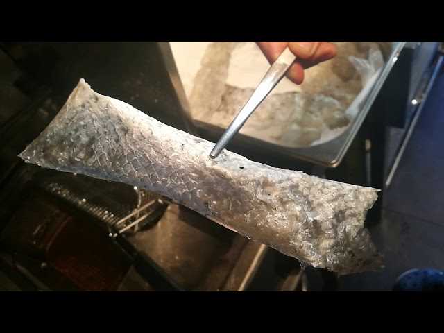 Кето-чипсы из кожи лосося