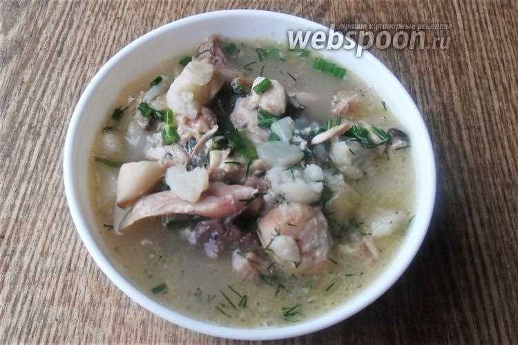 Куриный кето-суп с беконом и грибами шиитаке