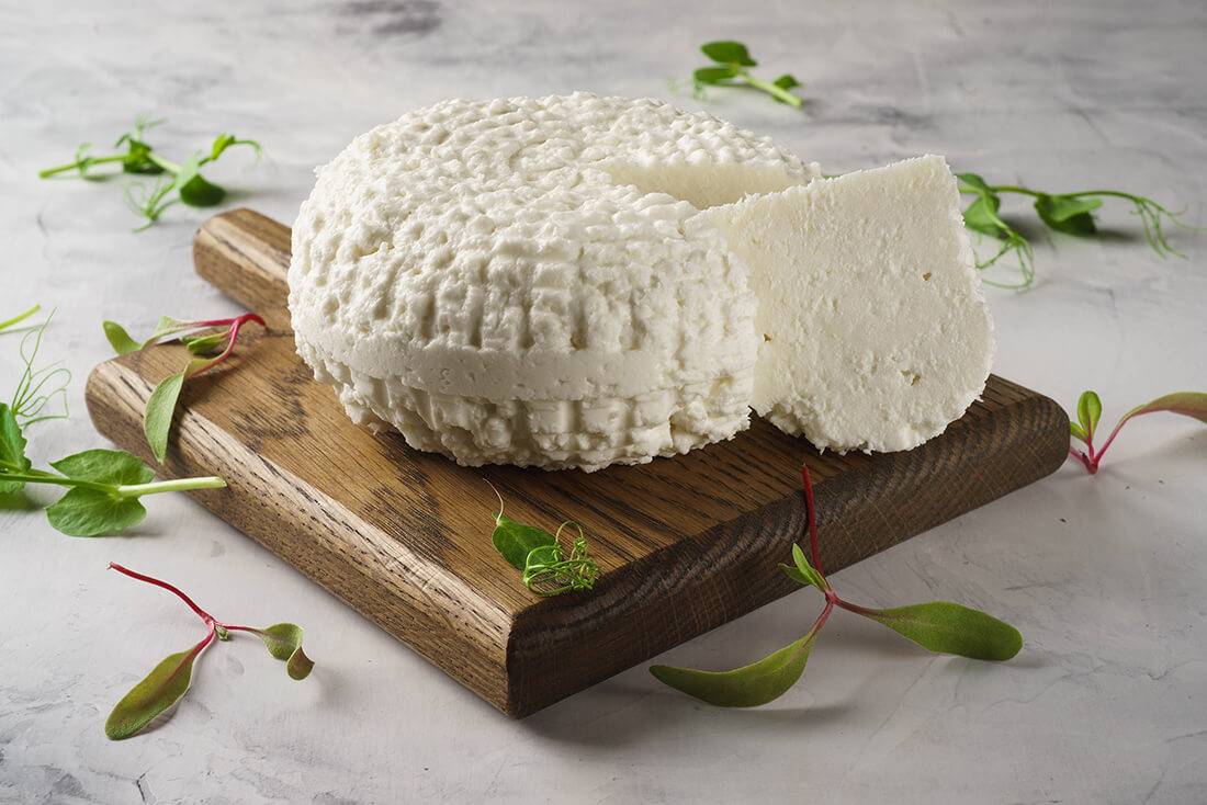 Адыгейский сыр — польза, калорийность, состав, вред