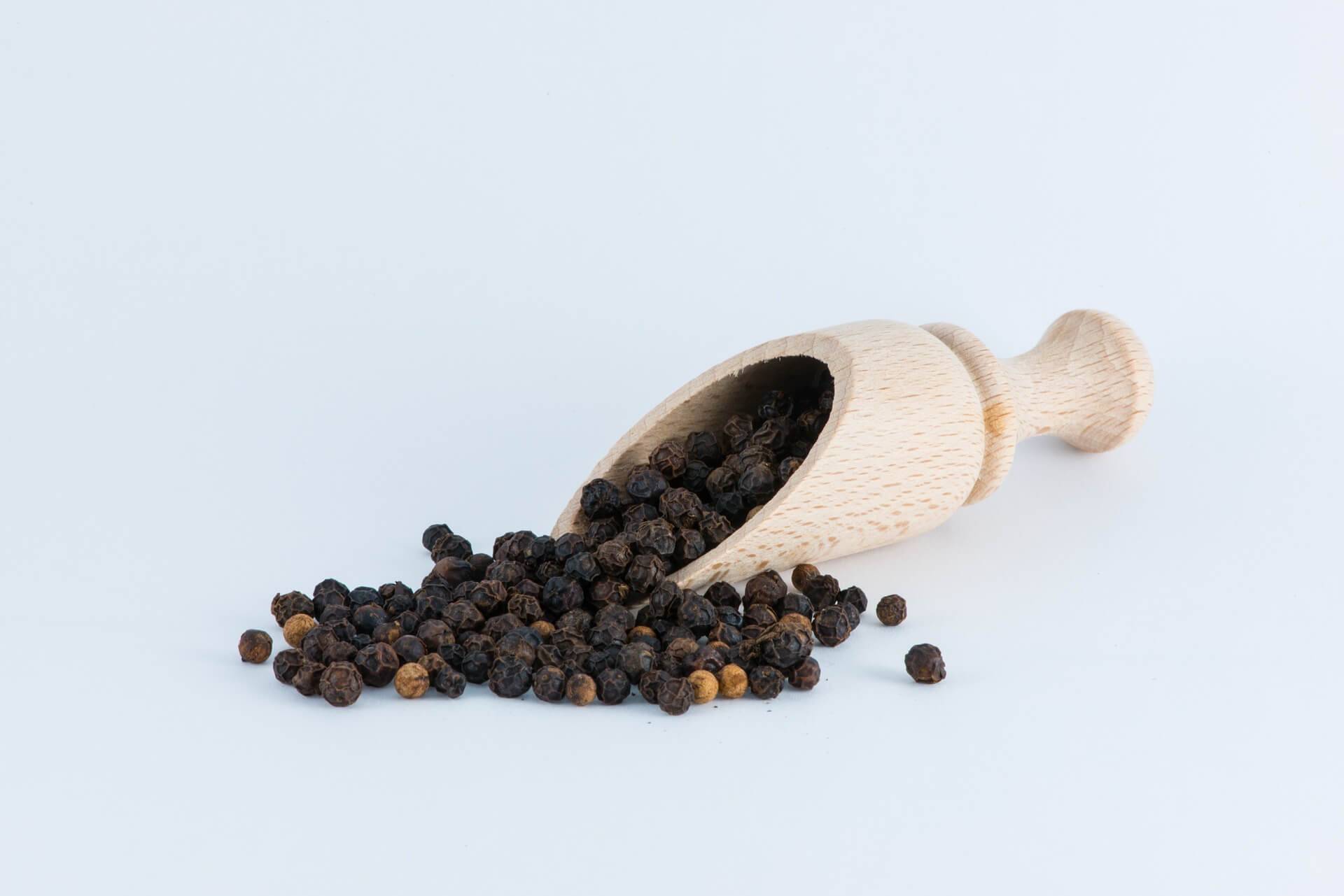 Чёрный перец — польза и вред для здоровья