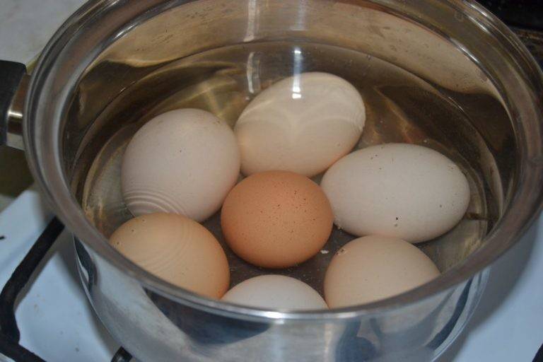 Как варить яйца, чтобы они хорошо чистились