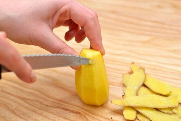 5 секретов как быстро почистить картошку