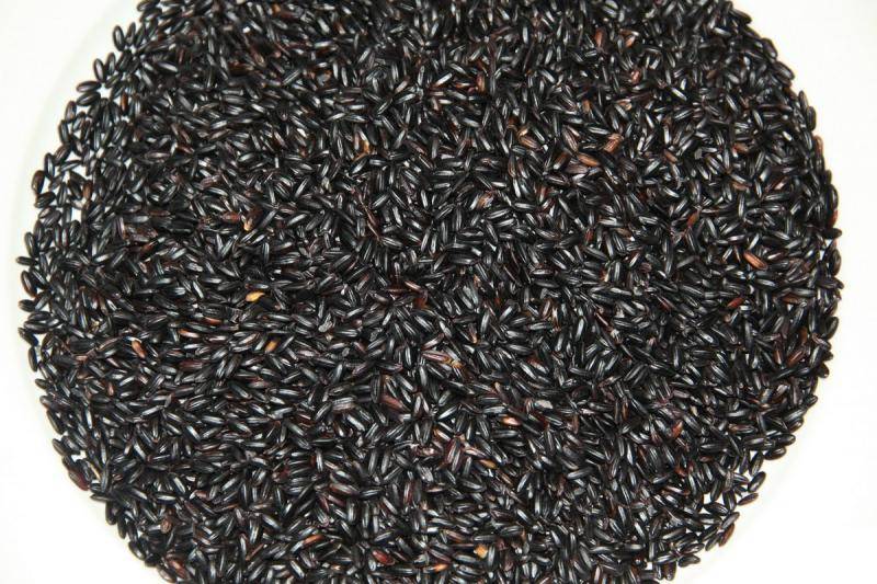 Польза и вред необычного черного риса, богатого клетчаткой