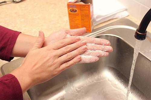 Как правильно почистить хрен и быстро вернуть рукам чистоту