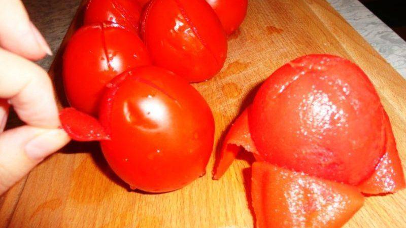 Сколько бланшировать помидоры для снятия шкурки. как снять кожицу с помидоров. использование срезанной кожицы для оформления блюд