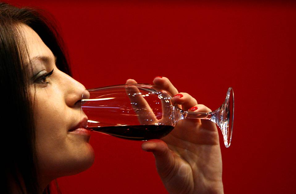 Виноградное игристое вино – что это такое и как влияет на здоровье