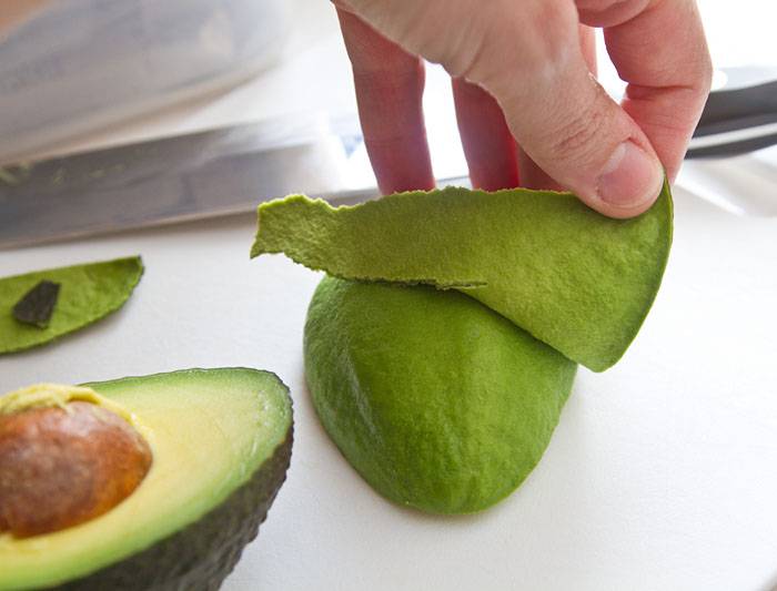 Как правильно чистить авокадо: что нужно учесть