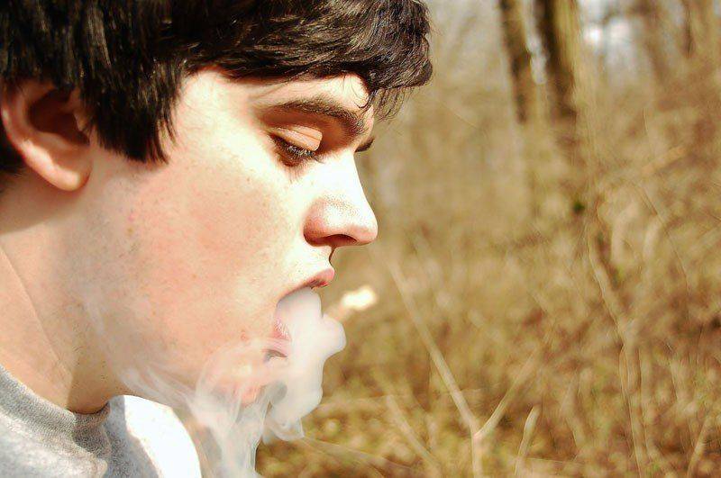 Курение подростка