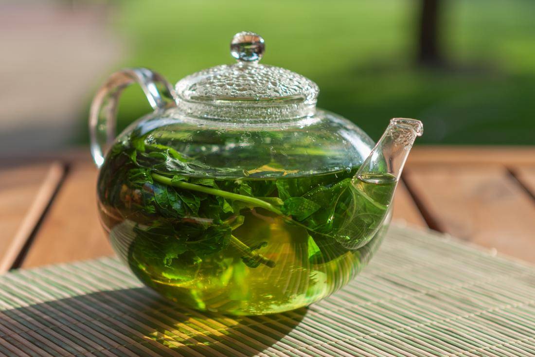 Зеленый чай с мелиссой: приготовление, польза и вред