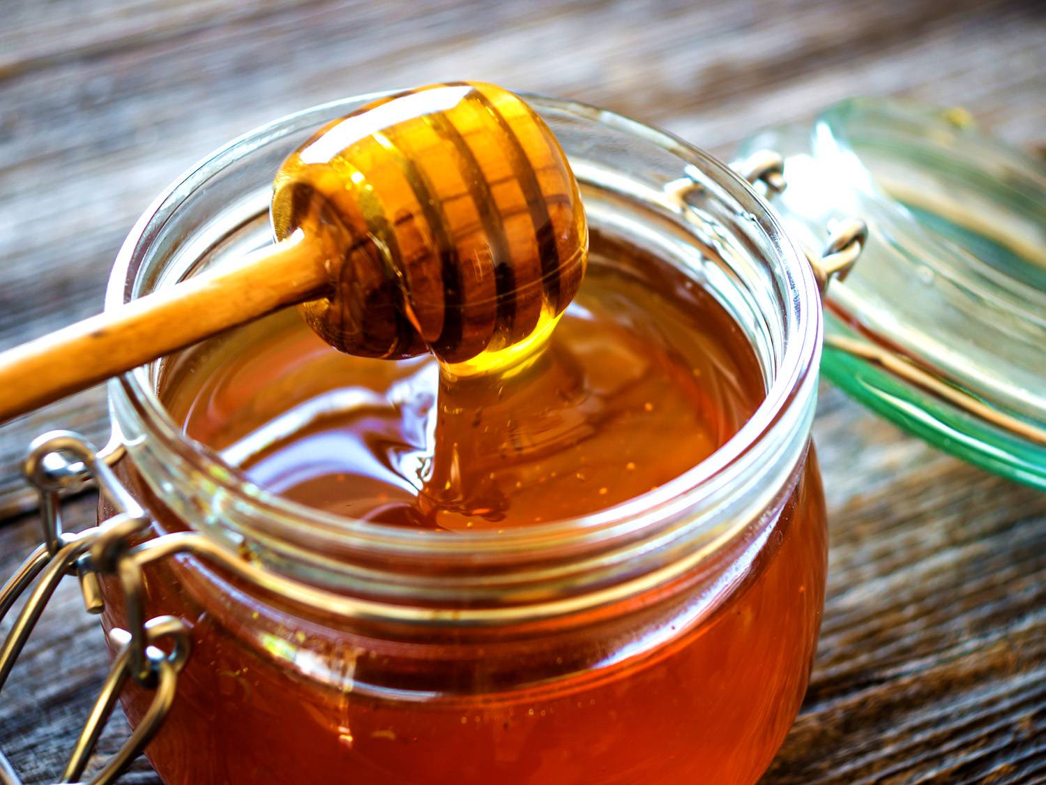 Весенний майский мед: полезные свойства и как определить натуральный
