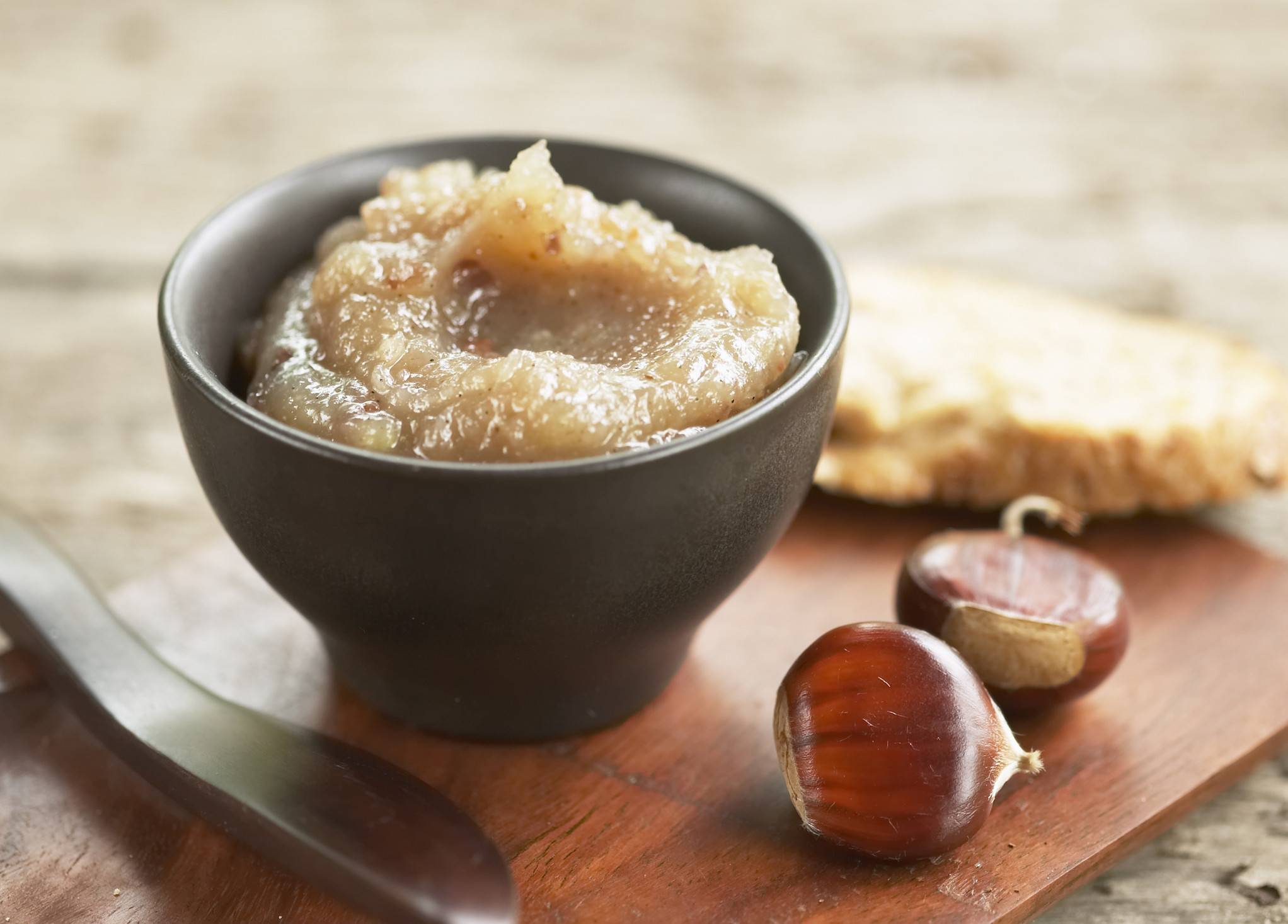 Варенье из зеленых грецких орехов: время, терпение и что еще требует целебный деликатес