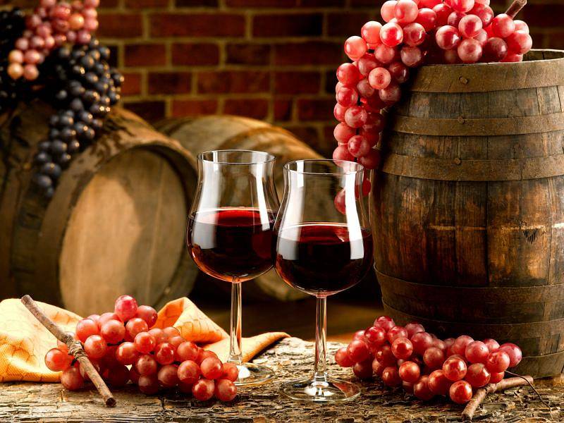Как правильно употреблять красное вино, польза и вред