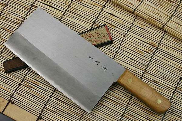 Рубить кости. Японский Тесак Ната. Широкий кухонный нож. Широкий нож для мяса.