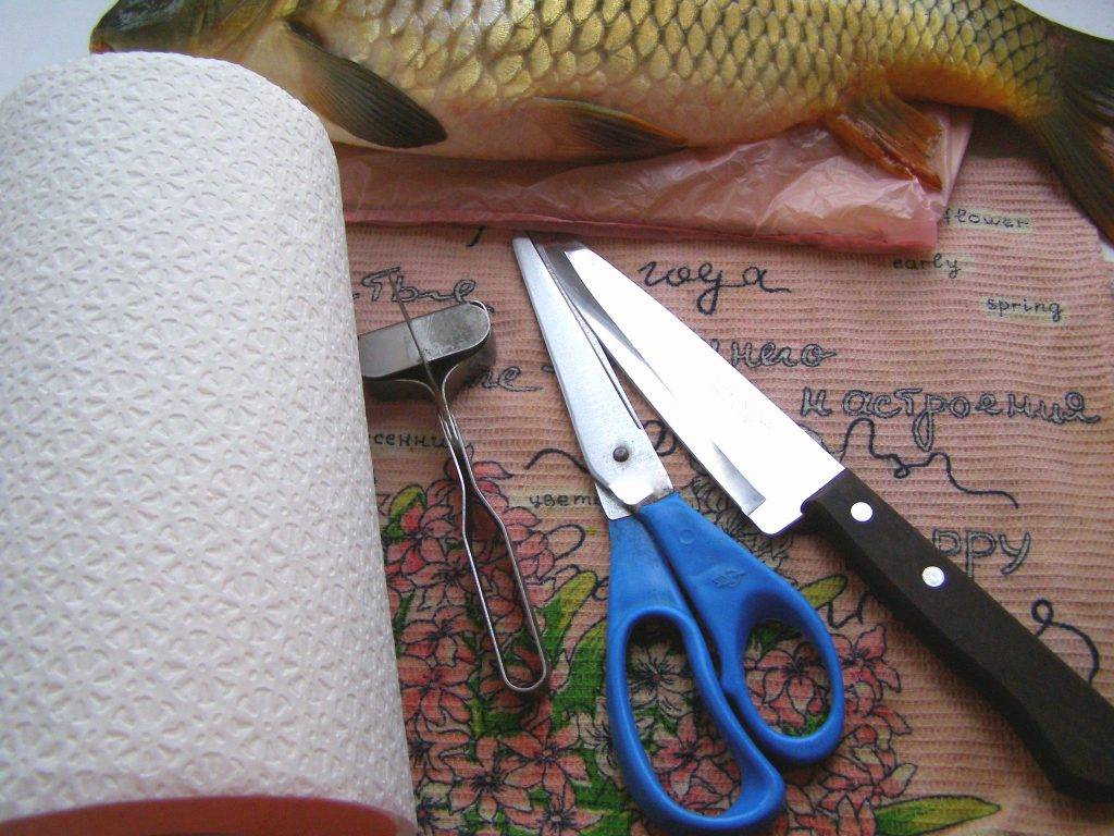 Как почистить рыбу от чешуи правильно, легко, быстро