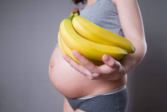 Можно ли есть бананы при грудном вскармливании? польза и вред для мамы и ребенка
