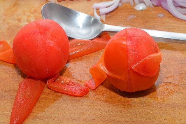 5 классных способов, как быстро снять кожуру с помидора