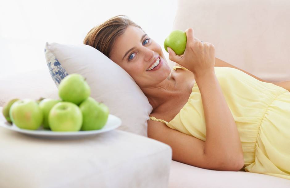 Яблоки при беременности — польза и вред, какие лучше есть на ранних и поздних сроках