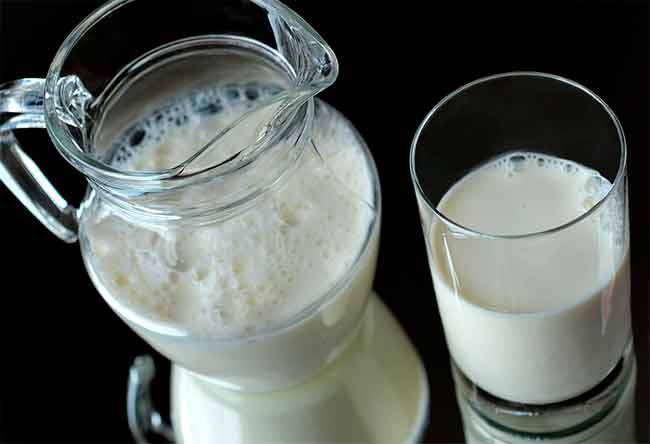 Молоко коровье: польза и вред для организма, состав, описание