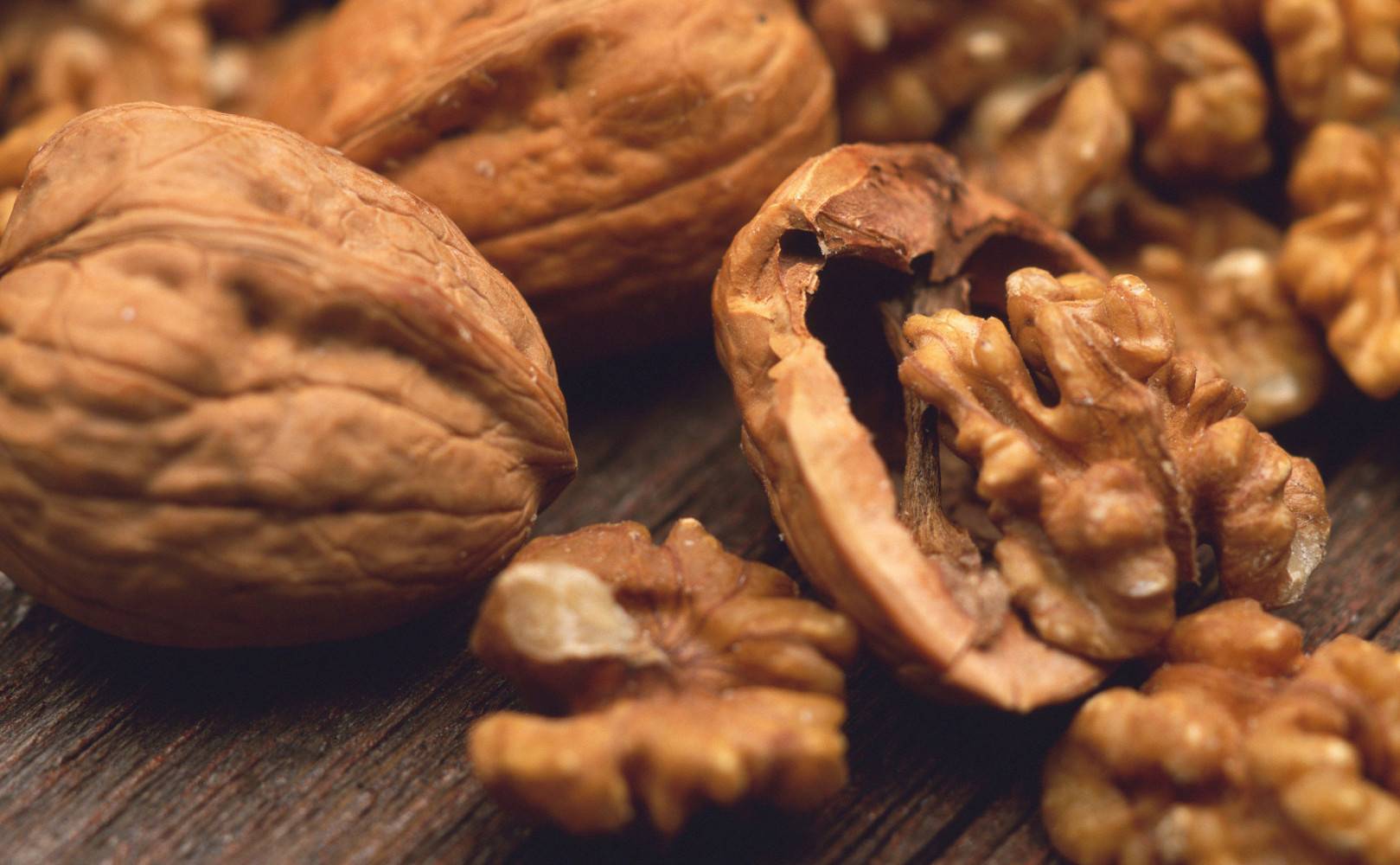 Орехи: полезные свойства и противопоказания, как упортеблять