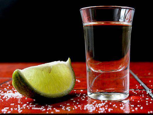 Как правильно пить текилу, чем закусывать мексиканскую водку