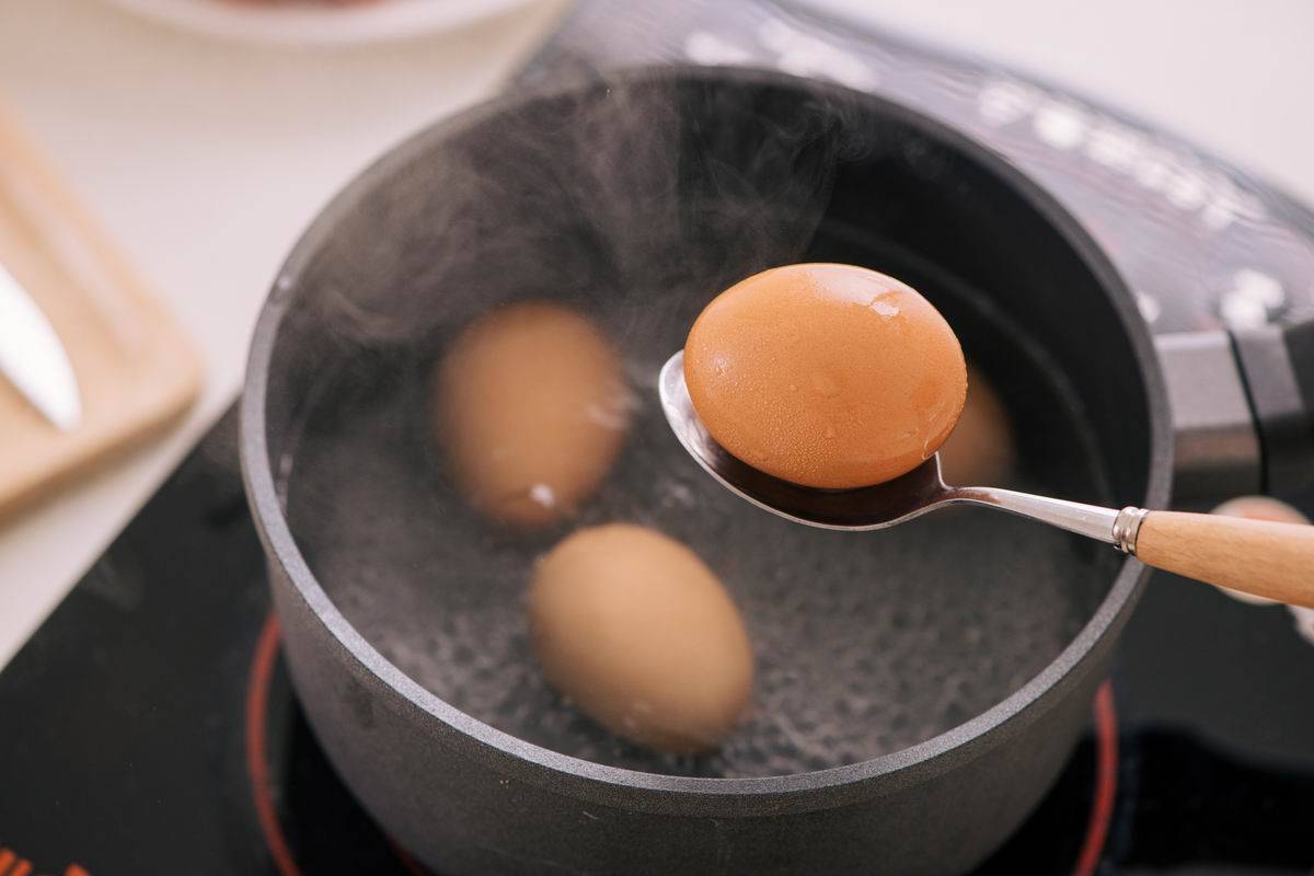 Как варить яйца, чтобы они хорошо чистились от скорлупы