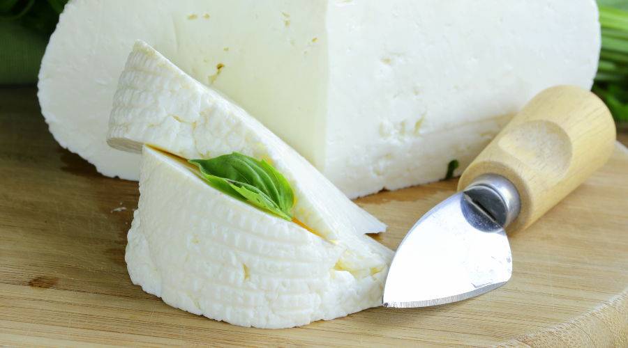 Адыгейский сыр — польза и вред для организма