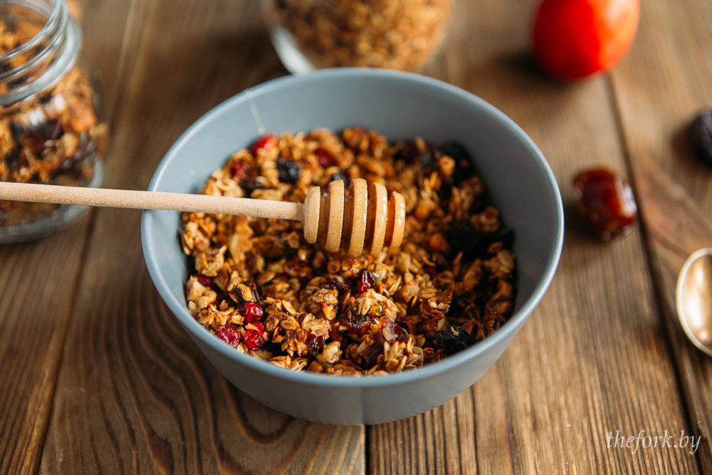 Гранола – полезные свойства и секреты приготовления полезного завтрака