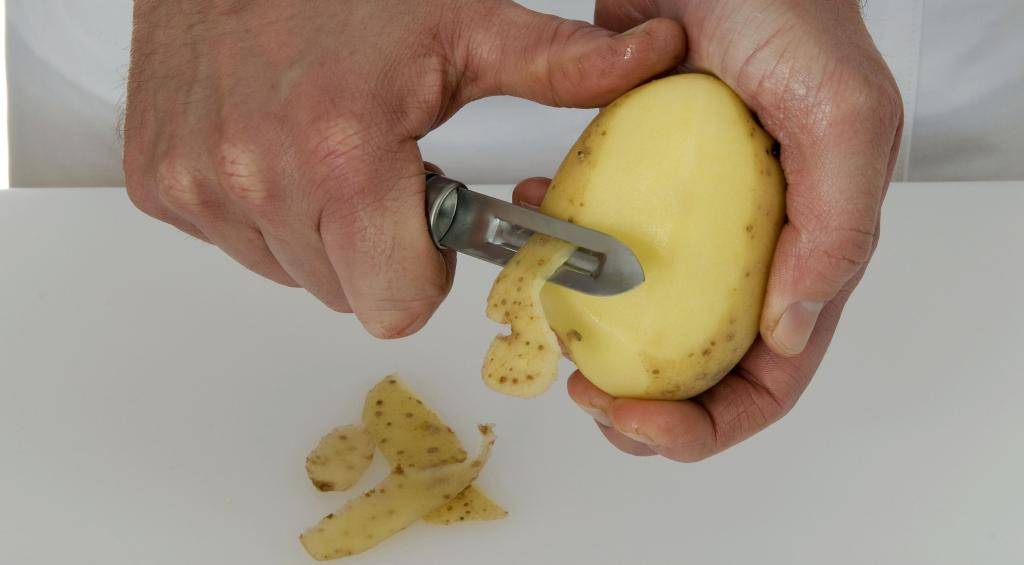 Подготовка картошки перед отмыванием
