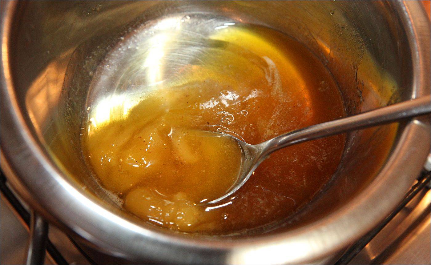 Можно ли разогреть мед в микроволновке