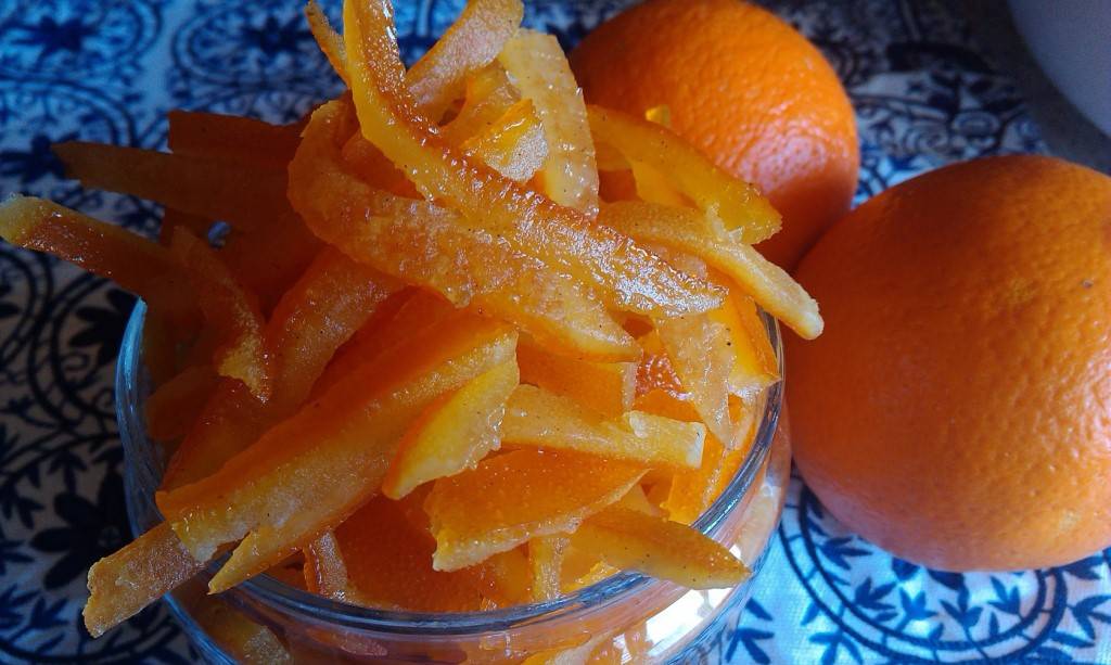 Можно ли употреблять апельсиновые корки и чем они могут быть полезны для организма?