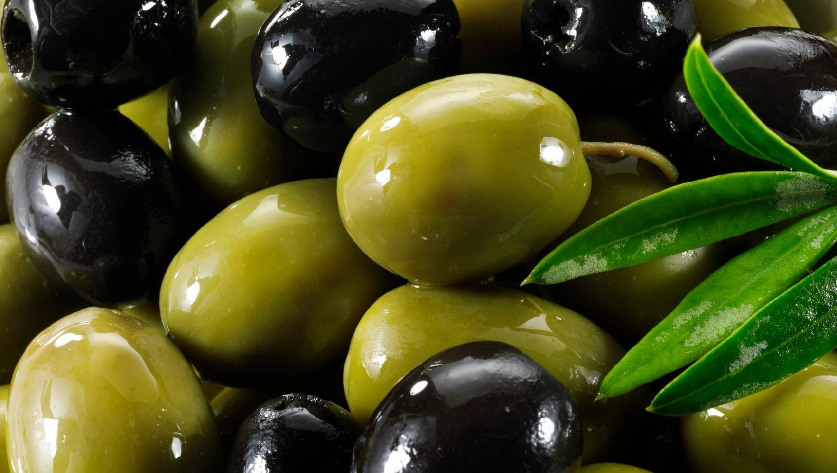Консервированные оливки — польза и вред для организма