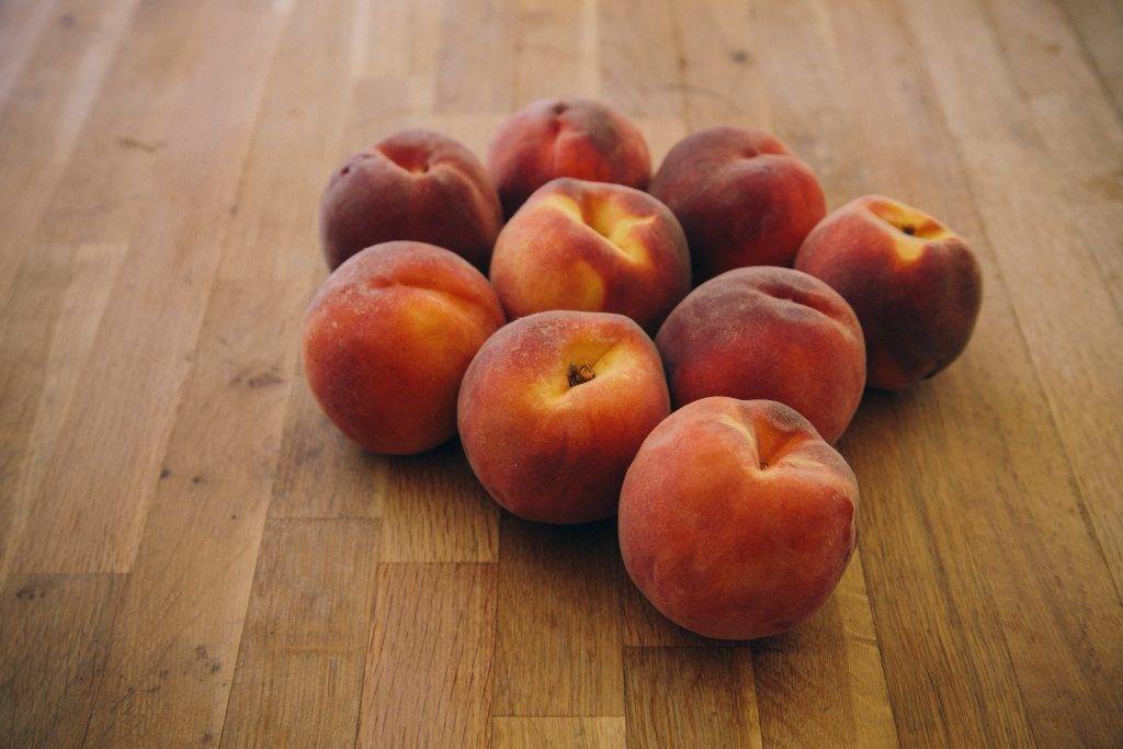 Полезные качества персиков, возможные противопоказания при употреблении