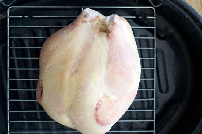 Как правильно разморозить курицу