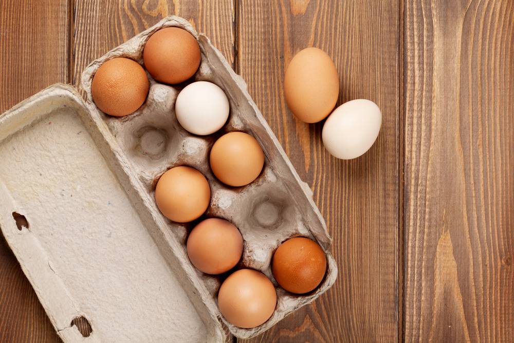 Чем отличаются белые яйца от коричневых?