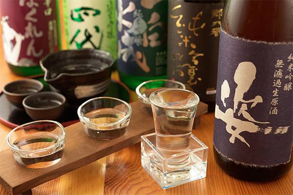 Как правильно пить саке и чем закусывать