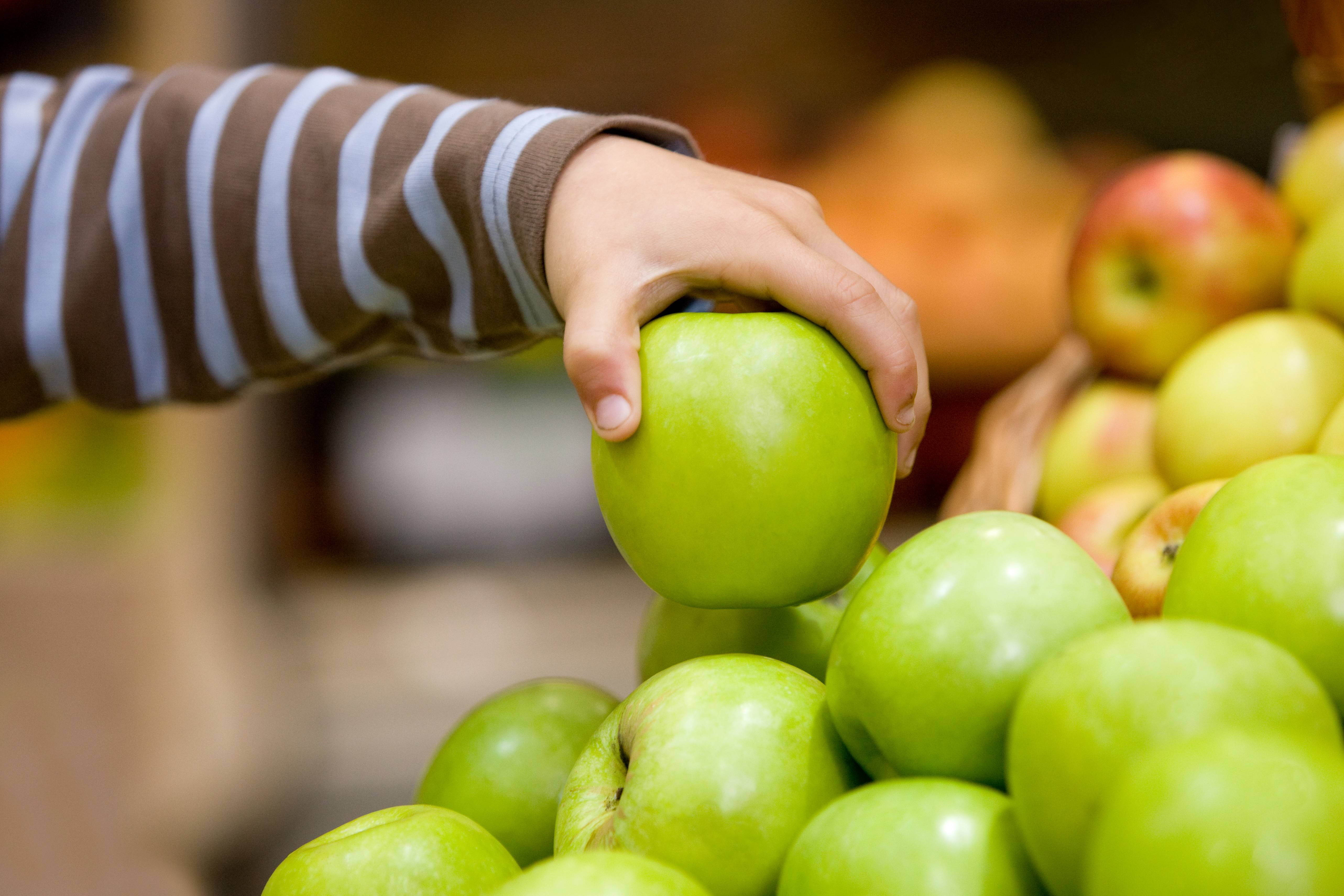 Печеные яблоки — польза для организма, калорийность, кому и с чем можно есть