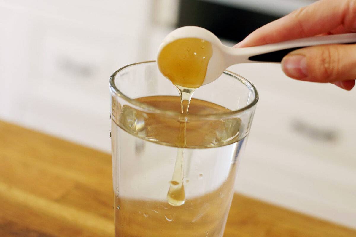 Мёд с водой натощак: невероятная польза напитка