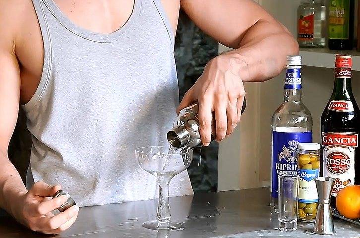Ликер "бехеровка": с чем пить и чем закусывать? правила употребления спиртных напитков