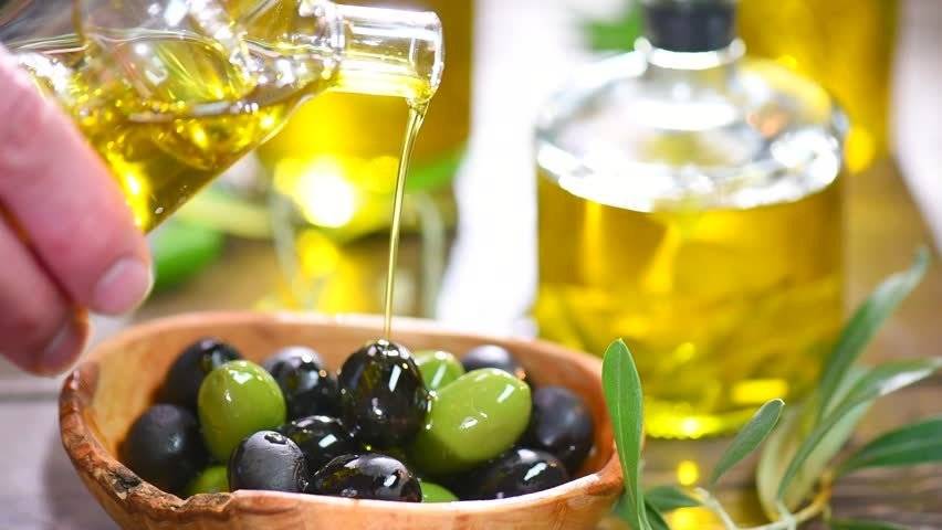 Оливковое масло натощак: польза и вред, когда и как принимать