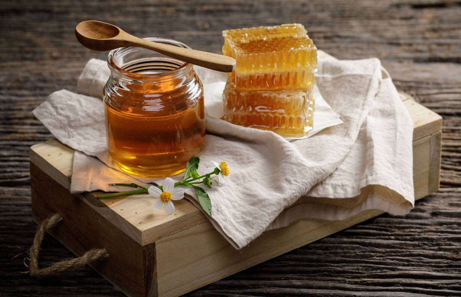Майский мед – свойства и применение