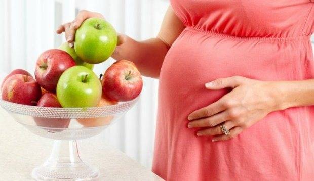 Как употреблять и чем полезны яблоки во время беременности?