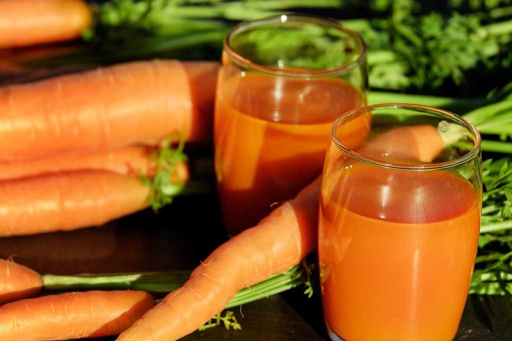 Полезные свойства ботвы моркови и противопоказания к ее употреблению