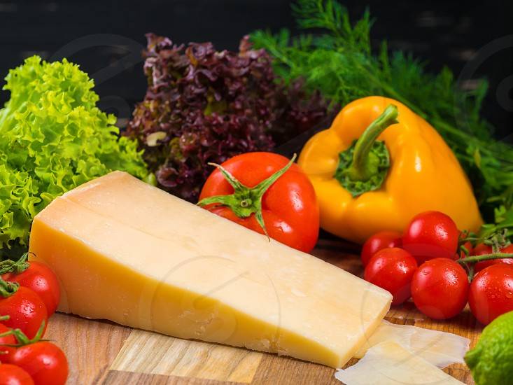 Что за сыр пармезан, как его едят и его особенности